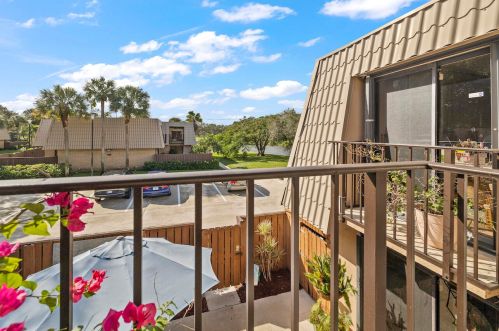 5027 50th Way, West Palm Beach, FL 33409-7124