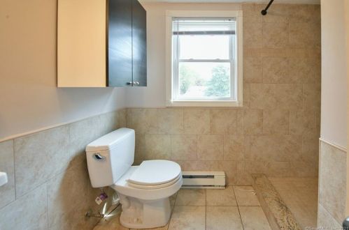 9 Stephen Ct, New Britain CT  06053-1633 exterior