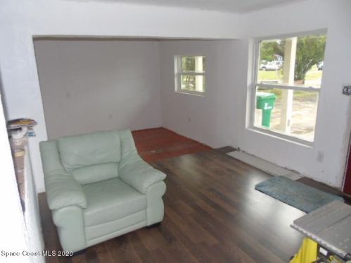 598 Cox St, Cocoa, FL 32926-4079