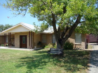 2508 Garner Field Rd, Uvalde TX  78801-6250 exterior