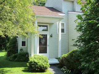 45 Anchor Dr, Waterford, NY 12188-1148