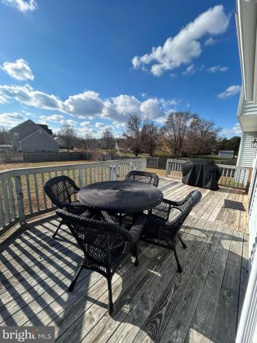 44 Viereck Rd, Swedesboro NJ  08085-3616 exterior