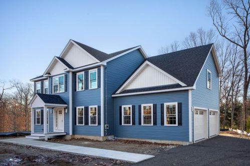 215 Fairview Ave, Coventry, RI 02816-7508