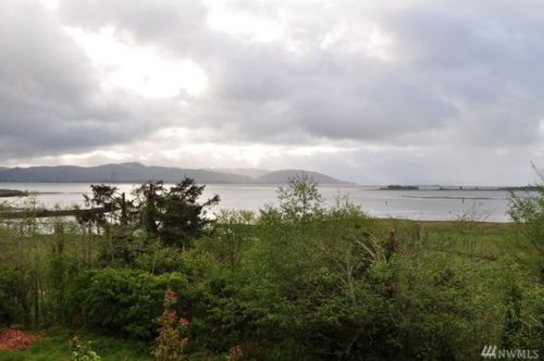 2109 Klahanee Dr, Ilwaco, WA 98624-9092