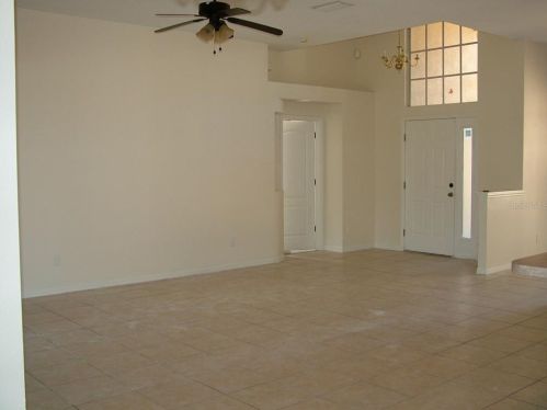 6717 Brighton Park Dr, Ruskin, FL 33572-8115