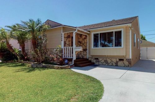 2428 Denmead St, Lakewood, CA 90712-2808