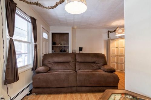 208-208 Broadway St, Edgerton, WI 53534-1610