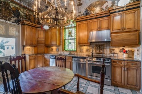 430 Green Ln, Belvidere NJ  07823-1236 exterior