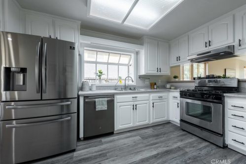 23128 Calvello Dr, Santa Clarita CA  91354-1360 exterior