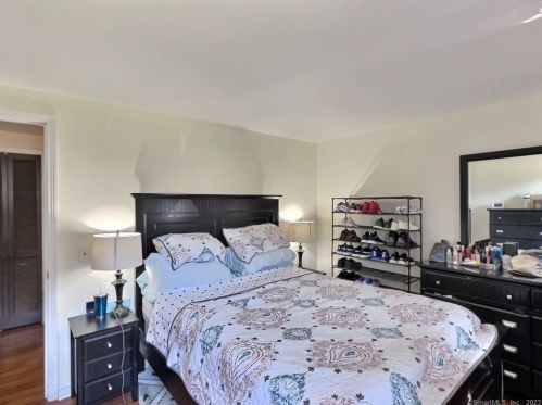 237 Sylvan Knoll Rd, Stamford CT  06904-5342 exterior