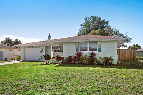 7900 Lilac Dr, Port Richey, FL 34668-3229