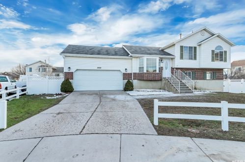 2958 Sunoak Cir, Salt Lake City, UT 84128-7164
