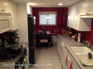 17452 40th Pl, Redmond WA  98052-5668 exterior