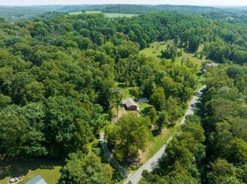 541 Munntown Rd, Finleyville, PA 15332-3702