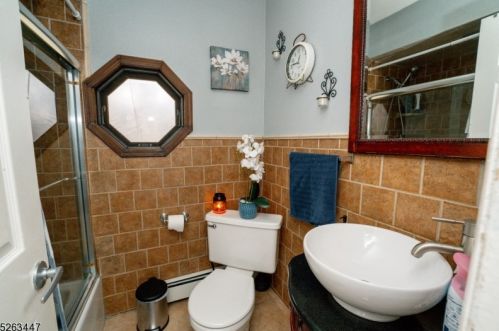 83 Voit Ave, Lincoln Park NJ  07035-1039 exterior