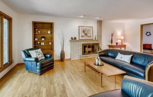 737 Amber Dr, Saint Paul MN 55122-2059 exterior