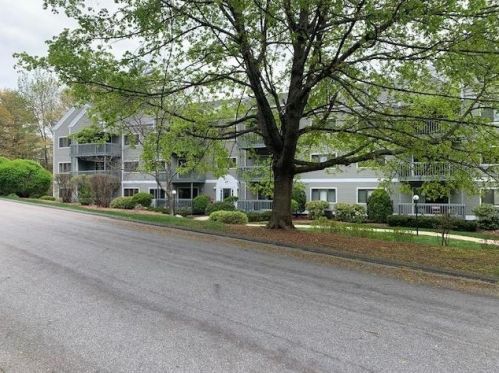 47 Dogwood Dr, Nashua NH  03062-4410 exterior