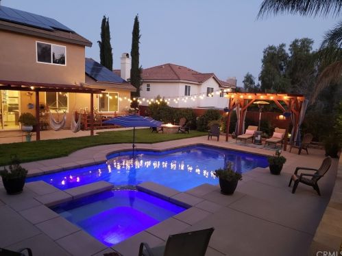 39601 Parkview Dr, Temecula CA  92591-7229 exterior