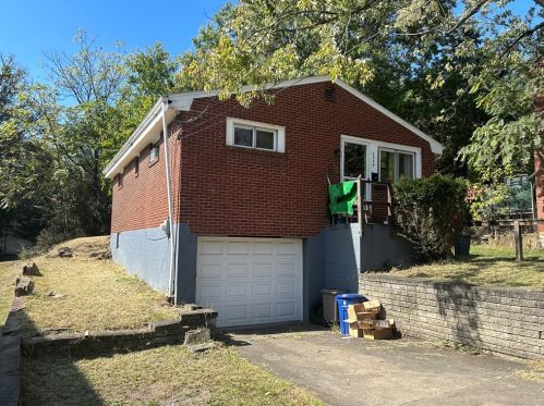 2349 Mccook St, Pittsburgh, PA 15212-2825