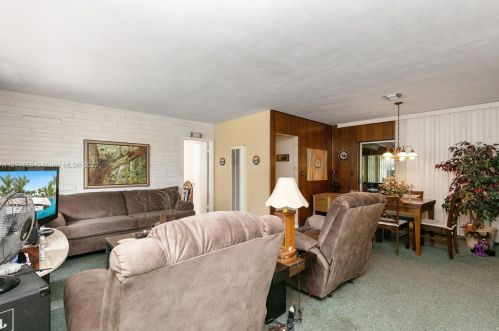 6911 2nd St, Hollywood, FL 33023-1107