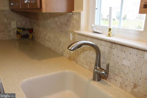 46 Meadowview Dr, Pilesgrove NJ 08098-2539 exterior