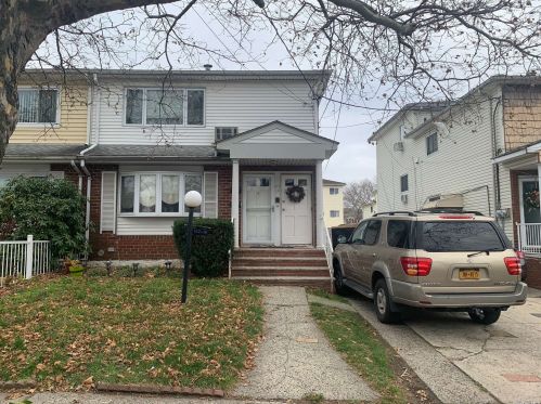 137-19 160th St, Jamaica, NY 11413-1107