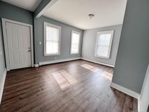 48 Laurel Ct, Bridgeport CT  06605-1129 exterior