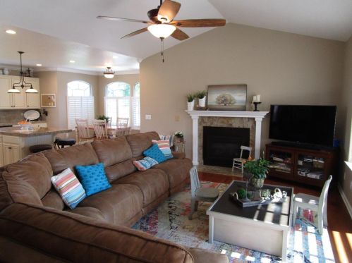 505 Caballo Ct, Hollister CA  95023-9055 exterior