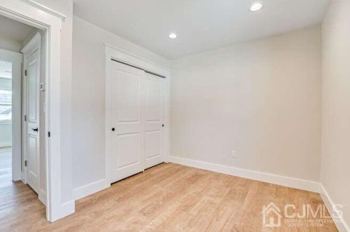 204 Grove Ave, Woodbridge NJ  07095-2337 exterior