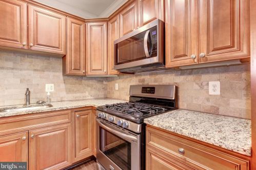 408 Emerson St, Washington DC 20011-6114 exterior