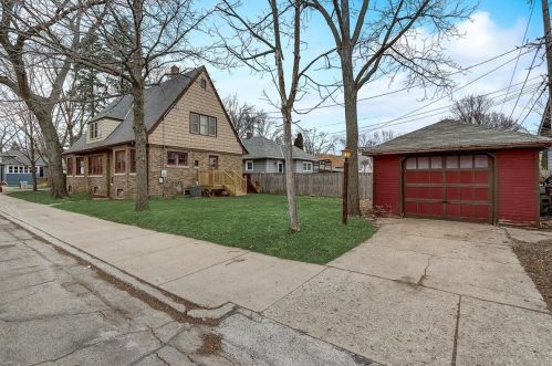 202 72, Milwaukee WI 53213-1828 exterior