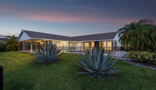 2904 Appaloosa Trl, West Palm Beach FL  33414-7639 exterior