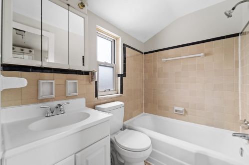 1069 Grandview Ave, Bridgeville PA  15017-2250 exterior