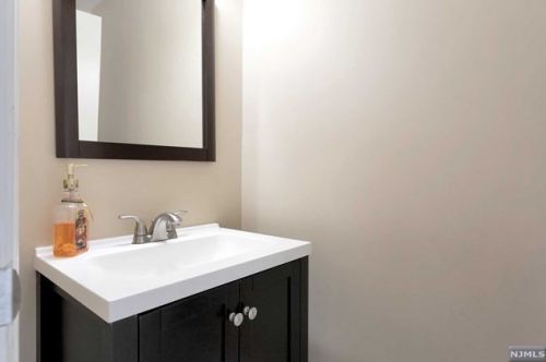 1663 River Rd, Teaneck NJ  07666-2259 exterior