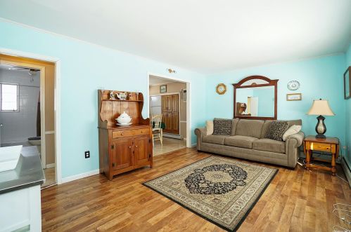 4212 Florence Rd, Bethpage NY  11714-6208 exterior