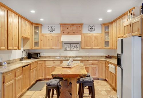 328 Big Bear Blvd, Big Bear City CA  92314 exterior