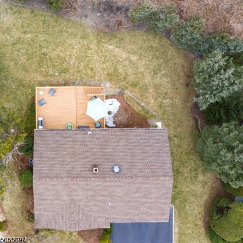 16 Dodd Ter, Verona NJ  07044-1718 exterior