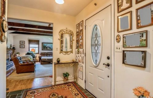 10 Woodfield Ave, Northport NY  11768-2439 exterior