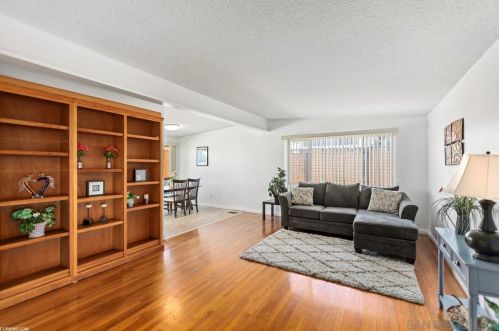 4362 Conrad Ave, San Diego CA 92117-2017 exterior