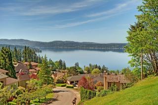 1635 207th Ave, Redmond WA  98074-4405 exterior