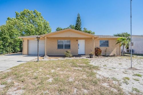 3249 Holiday Lake Dr, Tarpon Springs FL  34691-5013 exterior