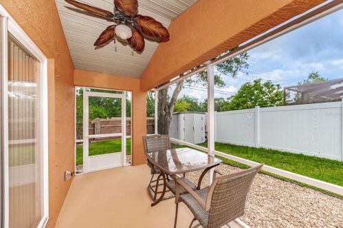 1083 Northridge Dr, Palm Harbor FL  34683-2720 exterior