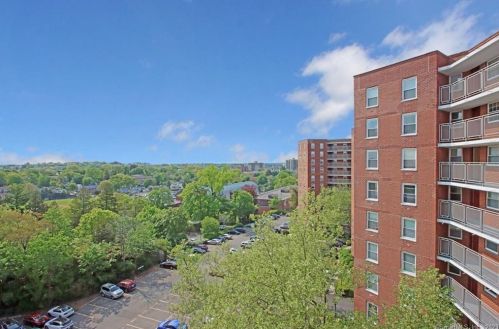 91 Strawberry Hill Ave, Stamford CT  06902-2762 exterior