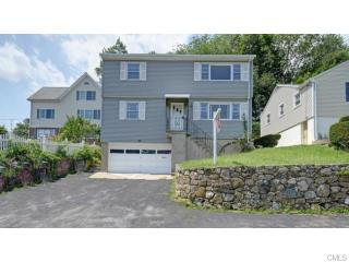 40 Whitmore Ln, Stamford, CT 06902-4525