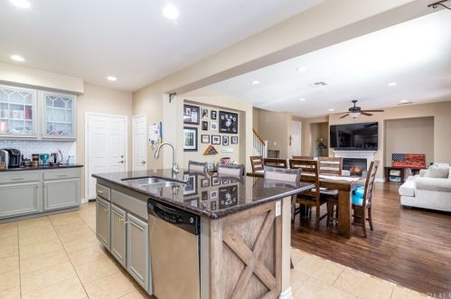 27404 Lock Haven Ct, Temecula CA  92591-4423 exterior