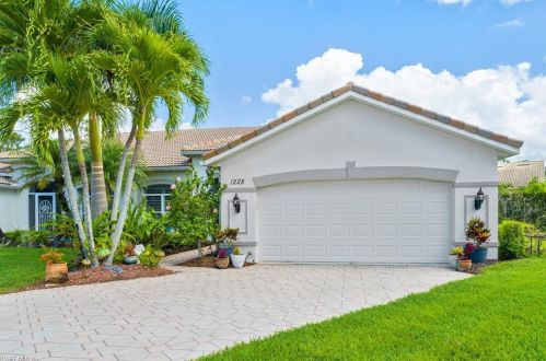 1228 Chelmsford Ct, Naples, FL 34104-8765