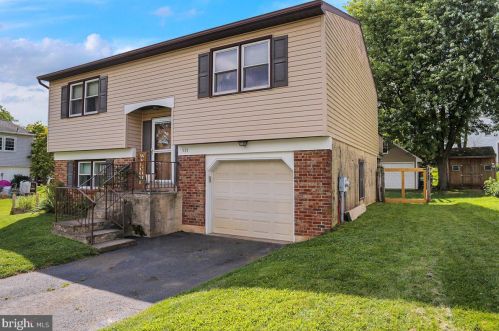 535 Poplar St, Bally, PA 19503-9654