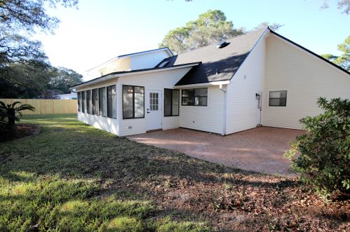 61 Lake Lorraine Cir, Shalimar FL  32579-1617 exterior