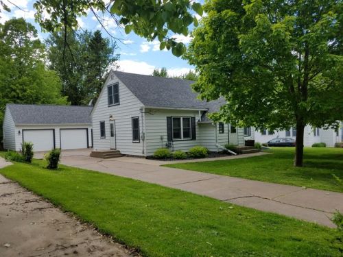 321 Maple St, Ellsworth WI  54011-9164 exterior