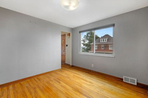 425 Fisher St, Pittsburgh PA 15210-3005 exterior